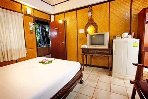 Hotel Collection O Khu Mueang Near Tha Phae Gate Formerly Lai Thai